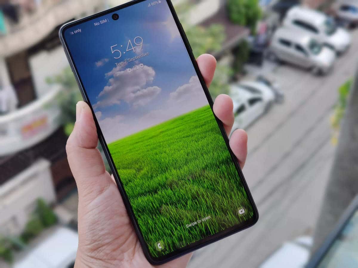 10 Best Smartphones Under 30000 Rs in India - January 2022