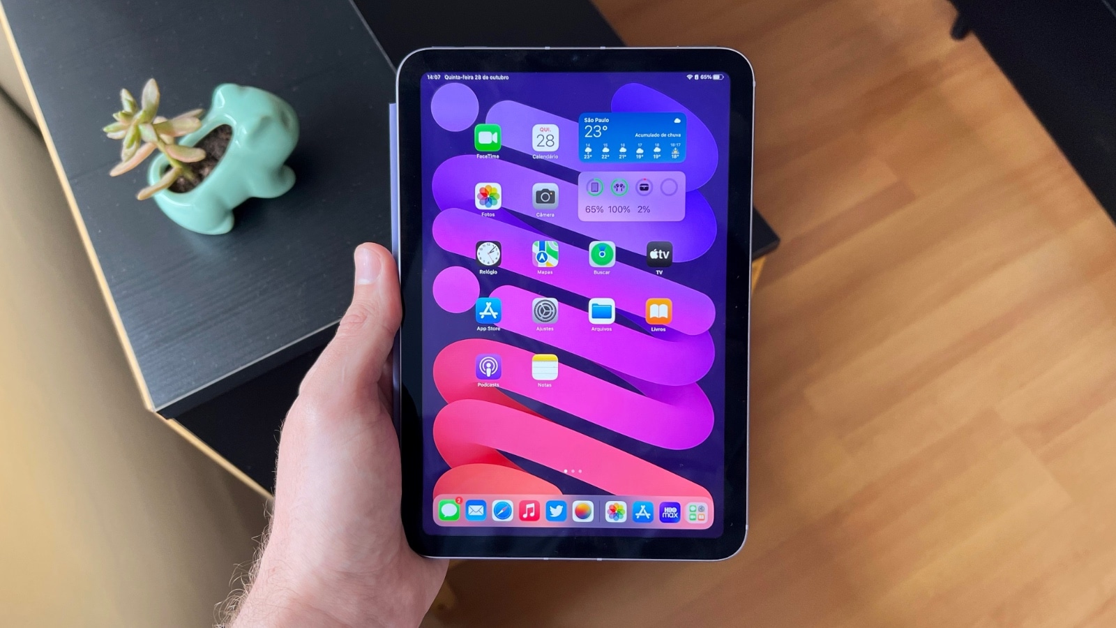 How To Quickly Turn On Display Zoom On An Apple iPad