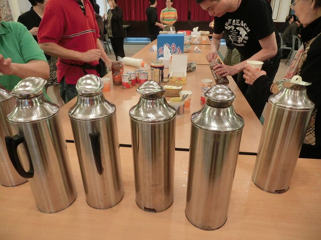 10 Must Have Tech Accessories for Daily Use in 2026 20 insulated steel vacuum bottles, one of the must have tech accessories